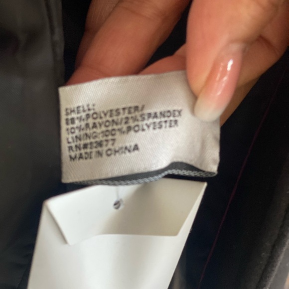 Elegant Black Coat - Picture 6 of 7